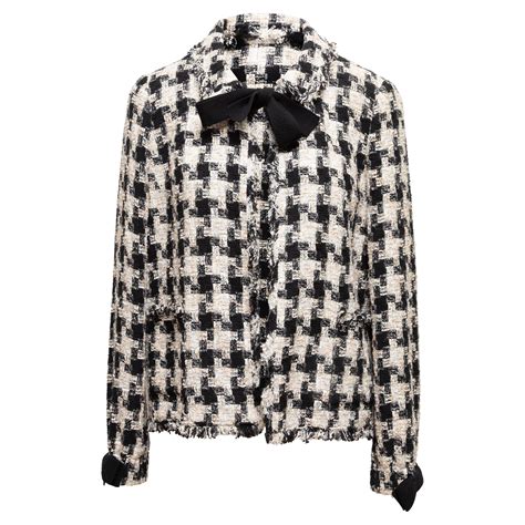 chanel 2004 houndstooth tweed jacket.